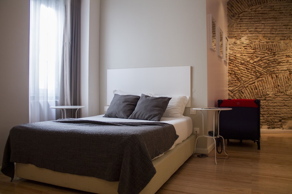 Classic Suite (Studio)