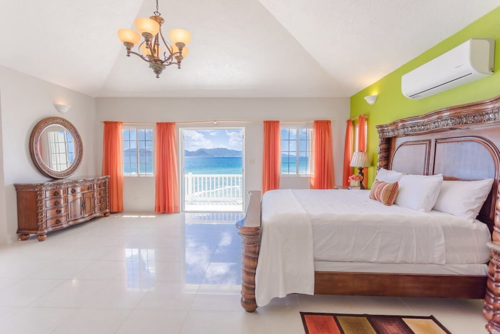 Exclusive Villa photo 1