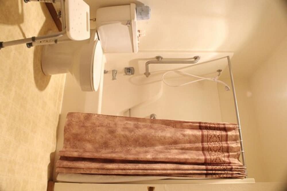 Deluxe Room, 2 Queen Beds, Non Smoking, Refrigerator & Microwave (Adults Only) photo 2