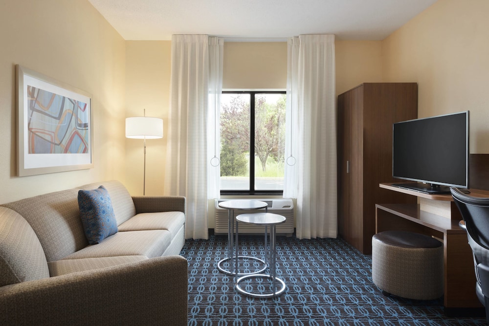 Executive Suite, 1 Queen Bed with Sofa bed - Photo 2