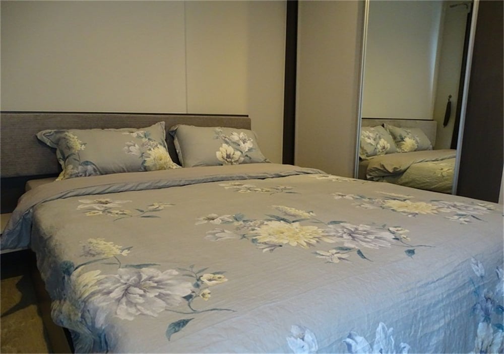 room & sleeping area