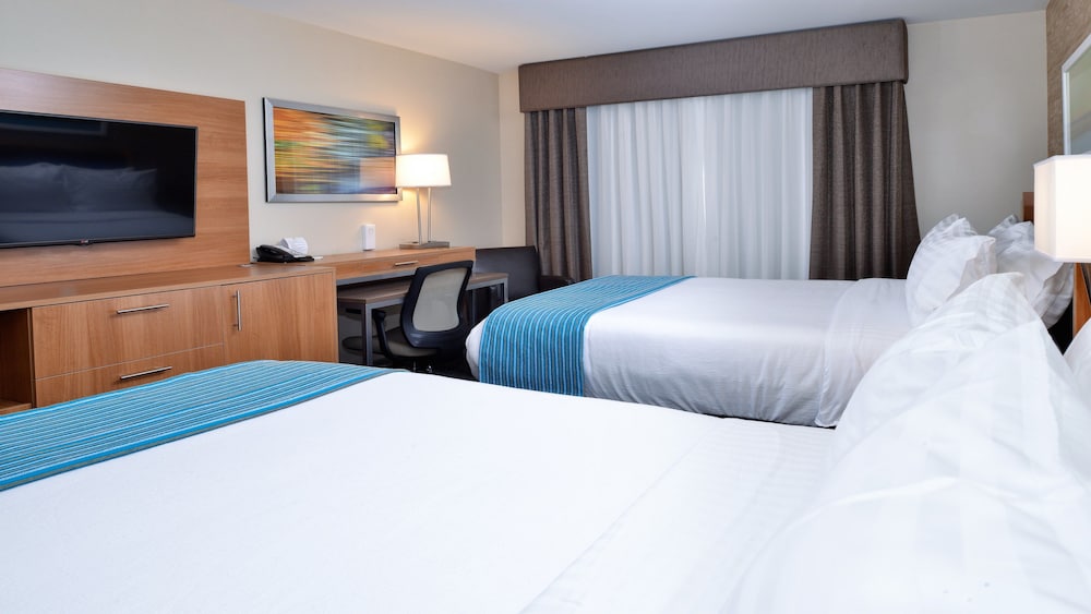Suite, 2 Queen Beds (Additional Living Area) photo 2