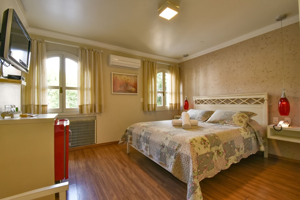 Deluxe Suite photo 2
