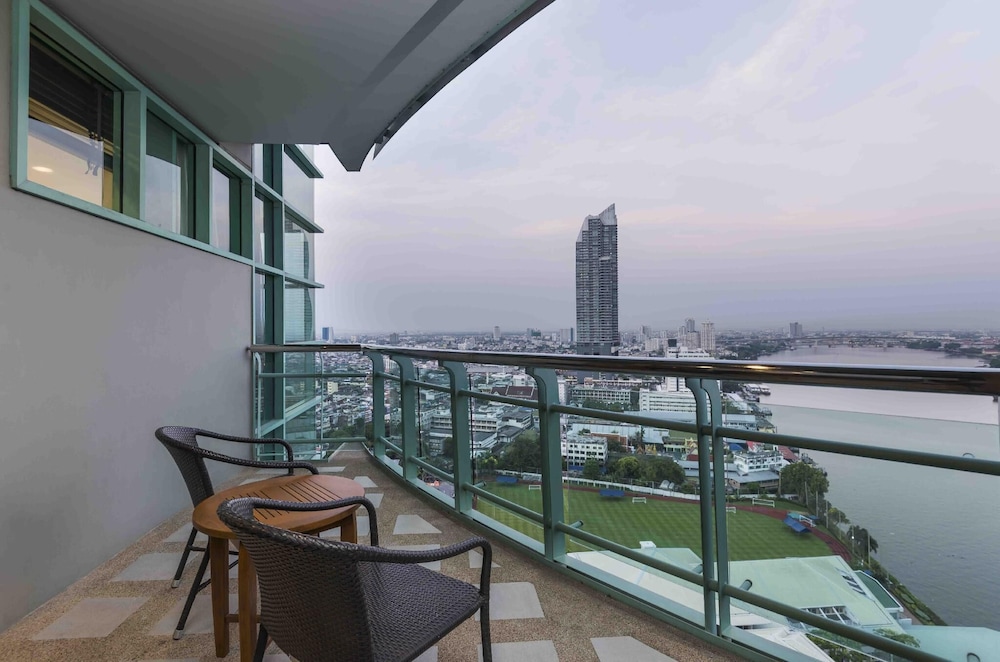 Two Bedroom Suite River View thumbnail 5
