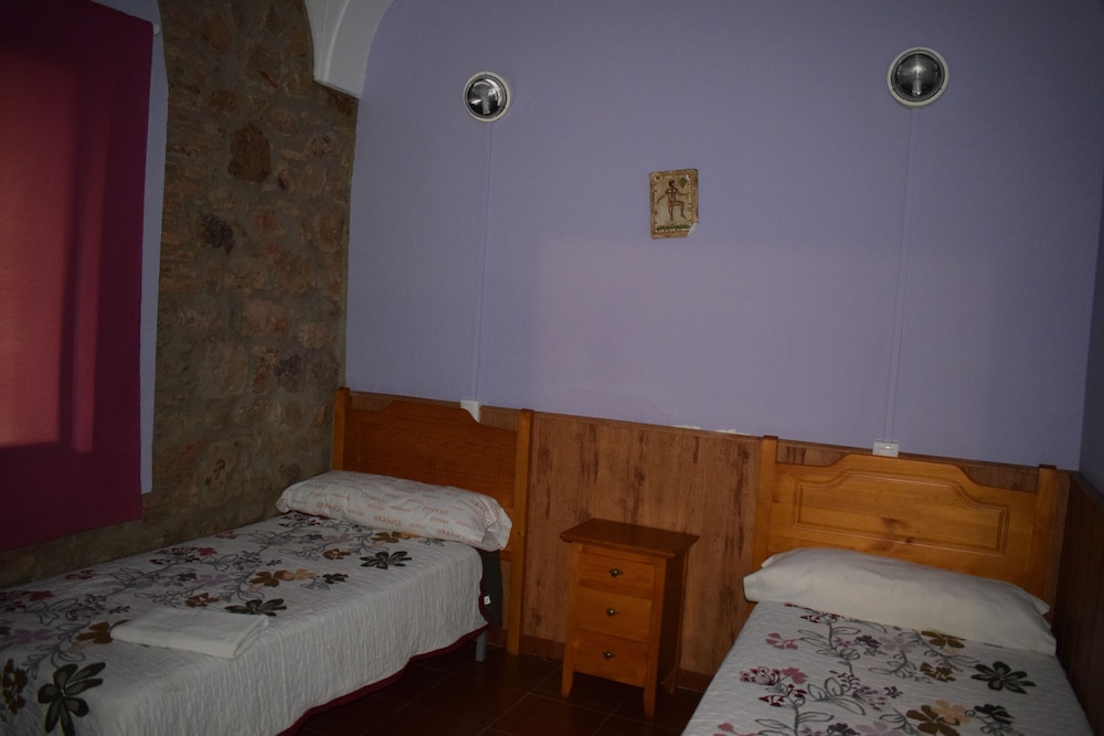 Habitación Doble Básica o con Dos Camas