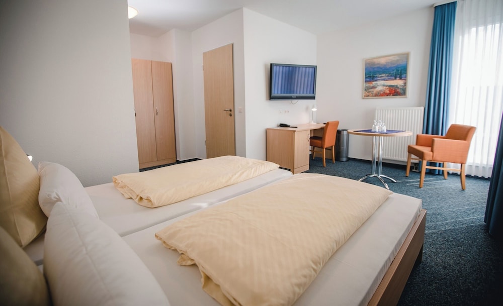Comfort Double Room, 1 King Bed, Balcony photo 3