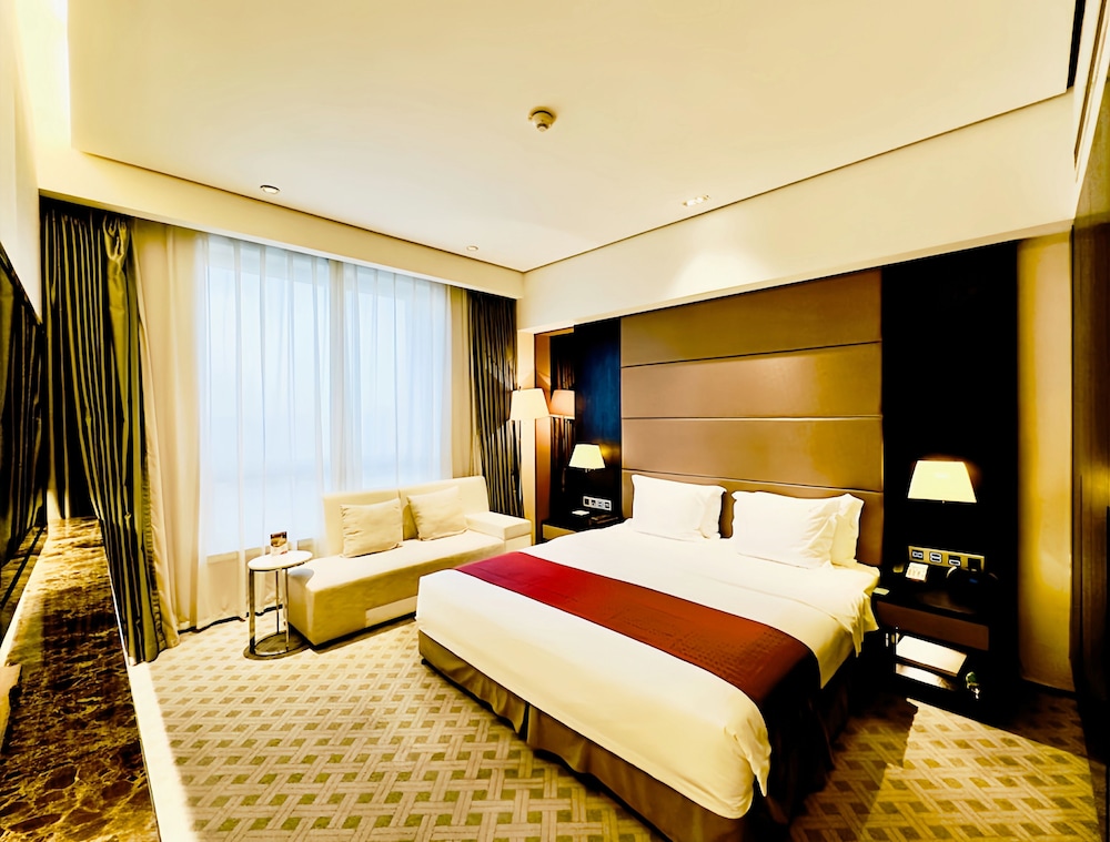 Suite, 1 Bedroom - Photo 4