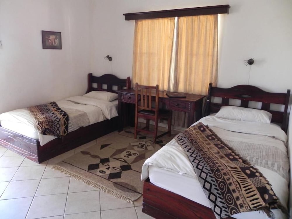 Twin Room (Colonial House) photo 1