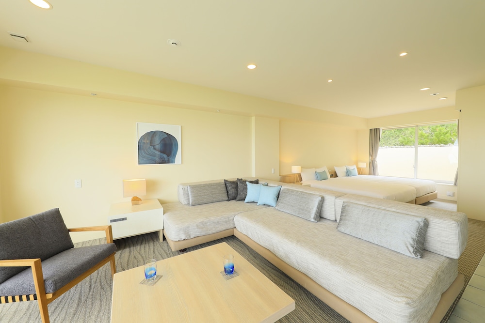Ocean View Suite - Photo 6