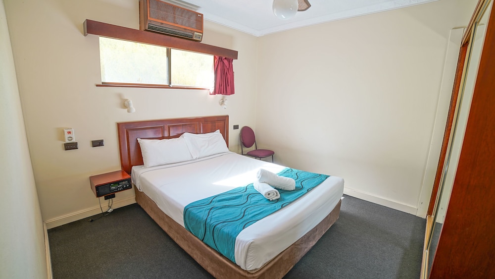 Family Apartment - Not Pet Friendly - Photo 2
