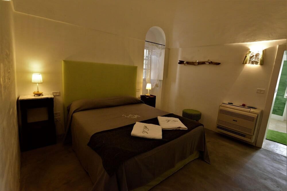Superior Double Room (Trullo Saturno) photo 3