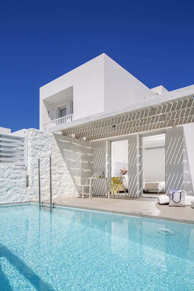 One Bedroom Maisonette, Private Pool, 1 King thumbnail 5