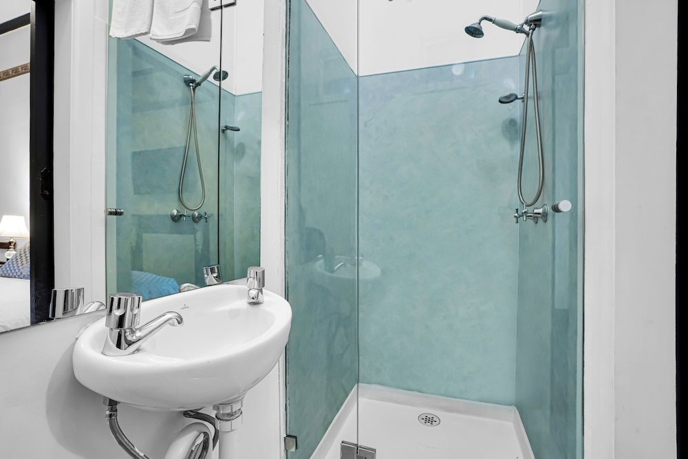 Queen En Suite photo 3