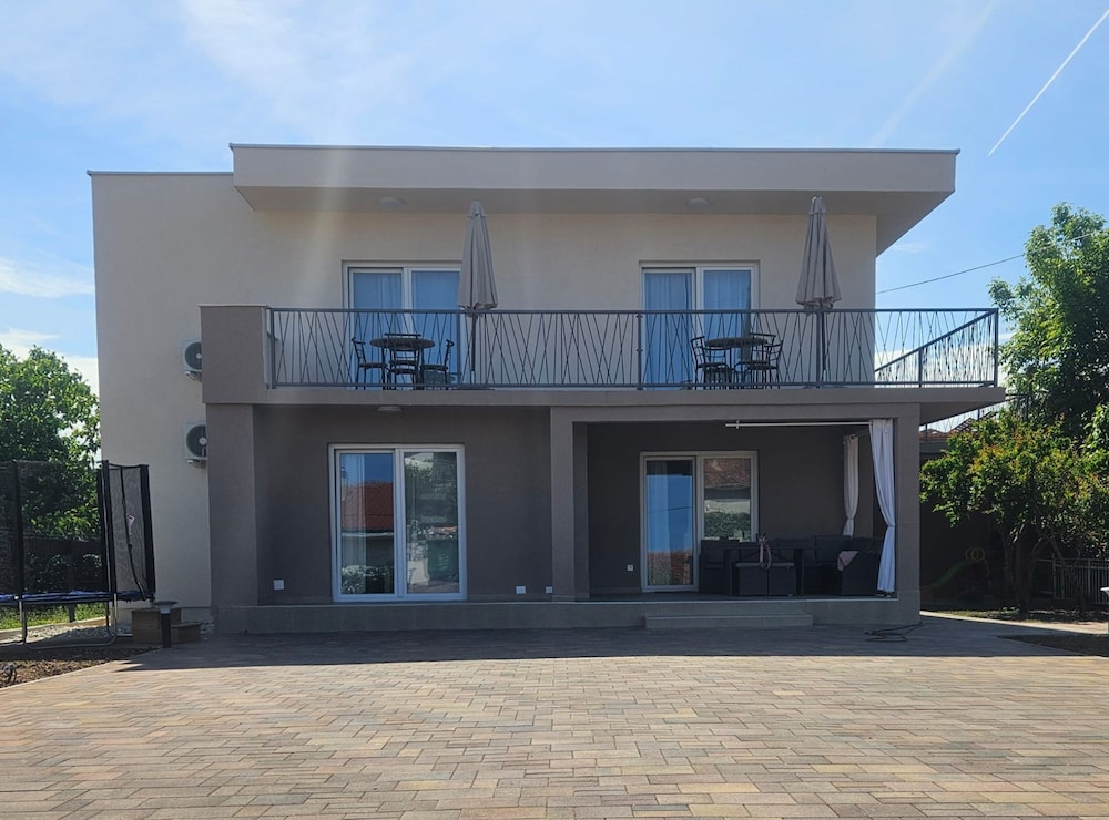 House (Vlla Magnolia Pirovac)