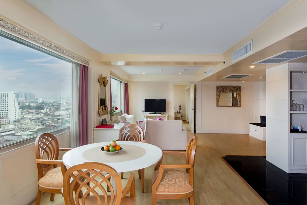 Suite, 1 King Bed, Terrace photo 3