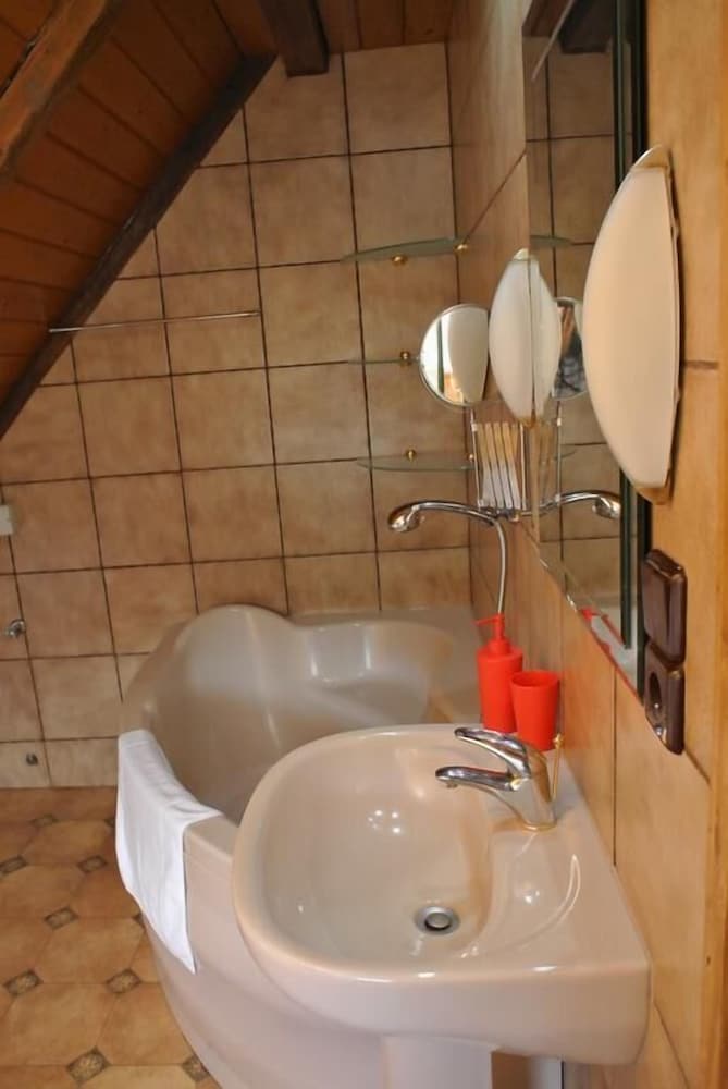 Apartment (1/3) photo 3