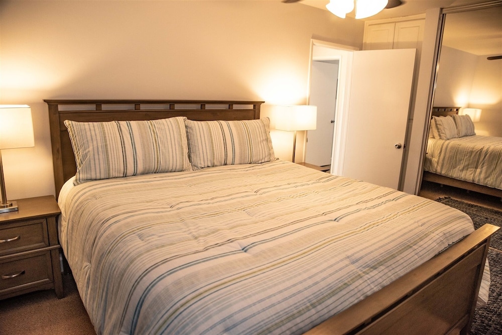 Condo, 2 Bedrooms photo 3