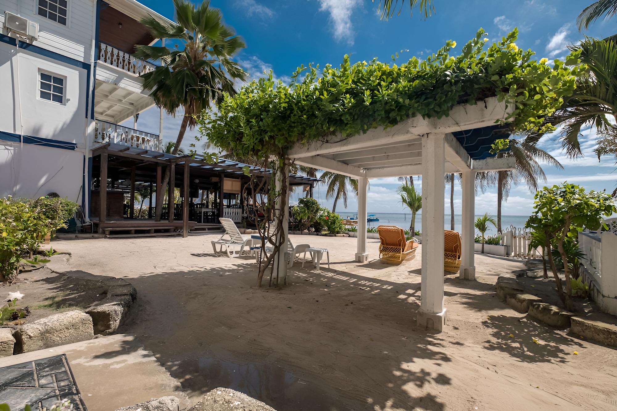 Junior Suite, Multiple Beds, Beach View, Beachfront (SPHR12) photo 3