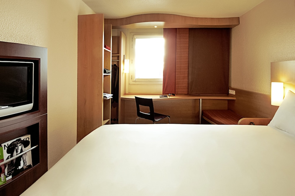 Room, 1 Double Bed - Photo 4