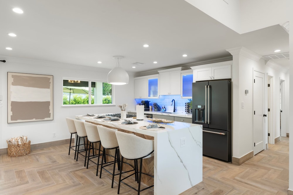 NEW The Hensley on Hubbell Designer Oasis w Pool, Photo 20