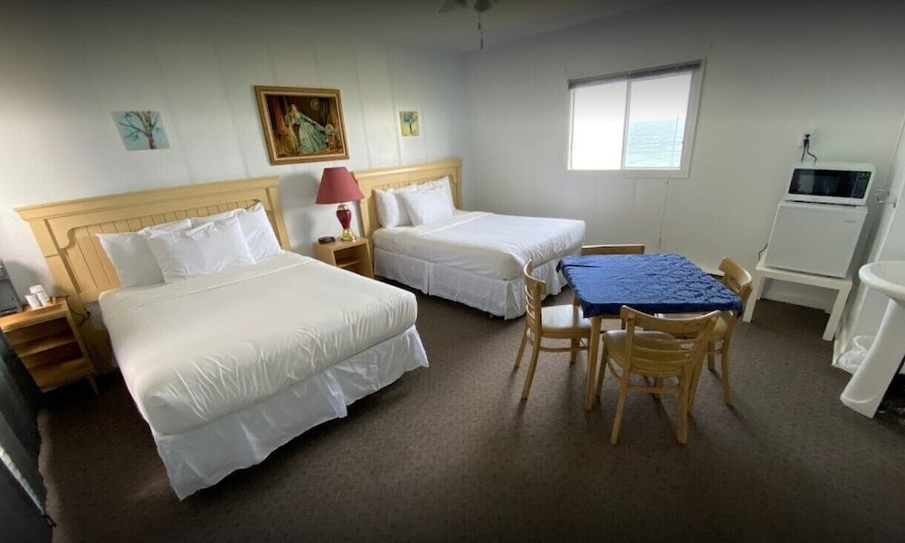Standard Room, 2 Double Beds, Private Bathroom photo 1
