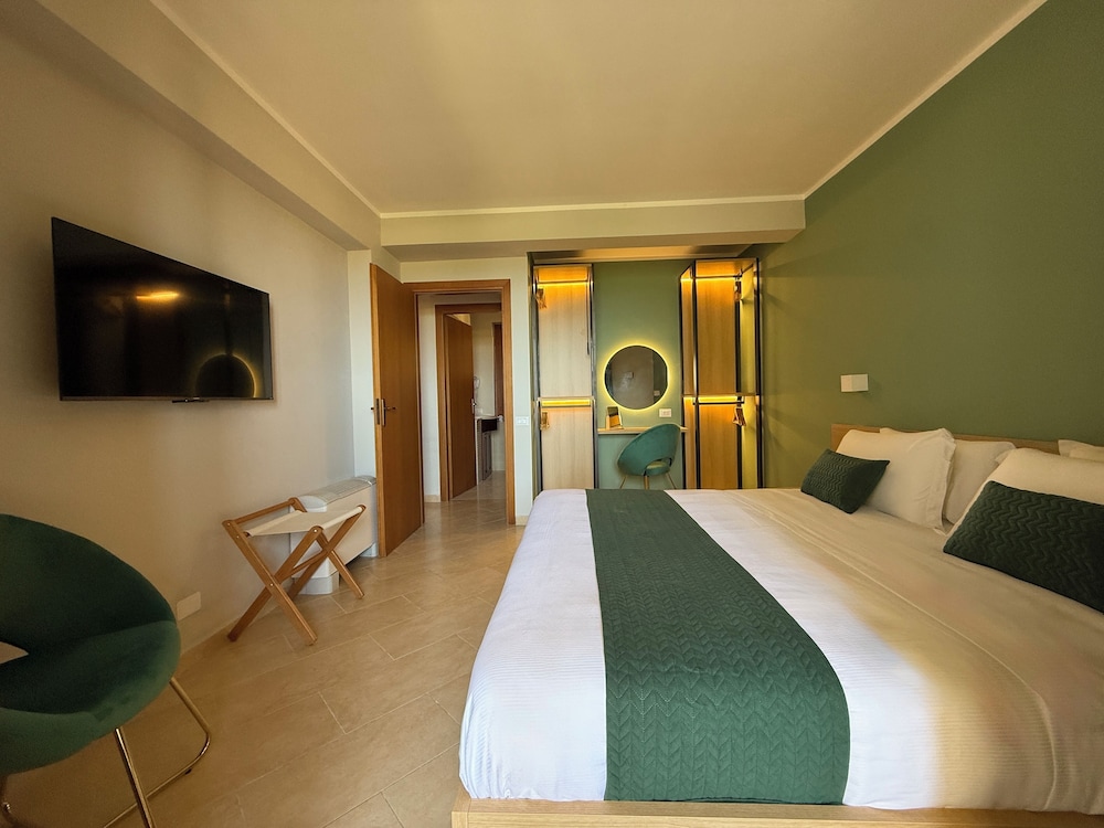 Panoramic Suite, Sea View - Photo 1