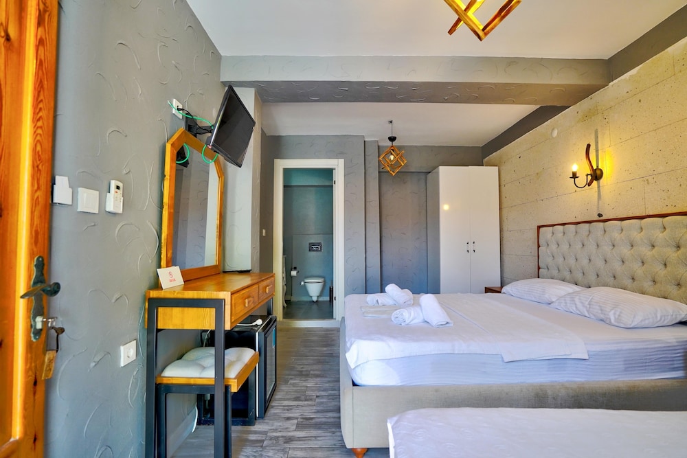 Standard Triple Room - Photo 5