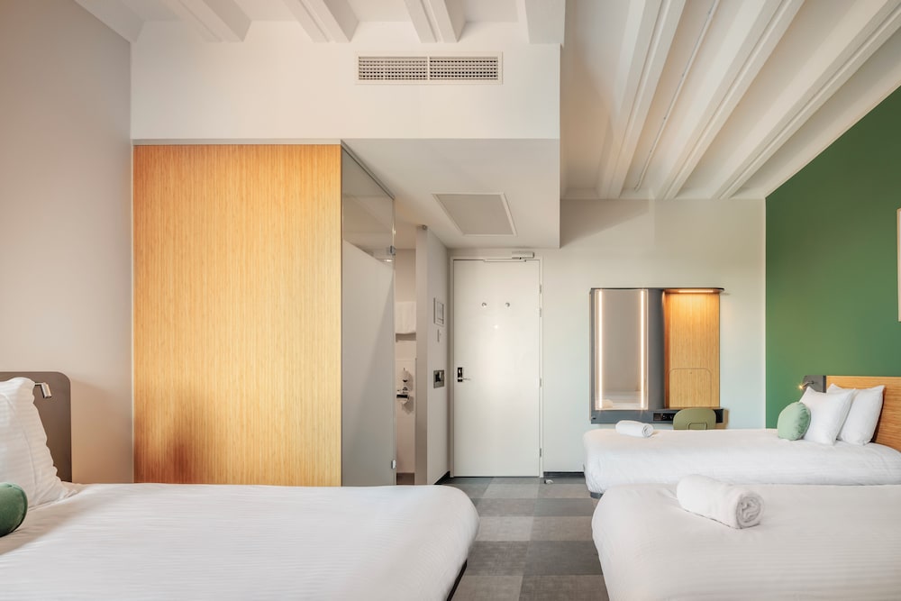 Family Quintuple Room - Photo 4