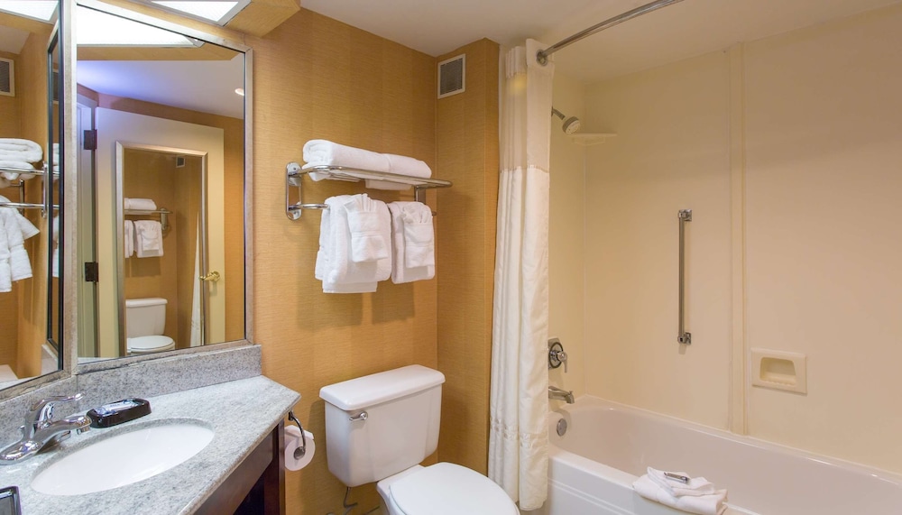 Room, 2 Double Beds, Non Smoking, Refrigerator & Microwave photo 3
