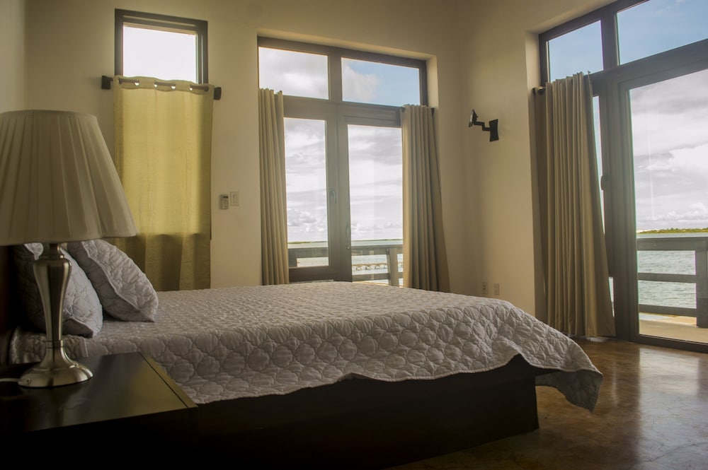 Family Villa, 4 Bedrooms, Private Pool, Lagoon View
