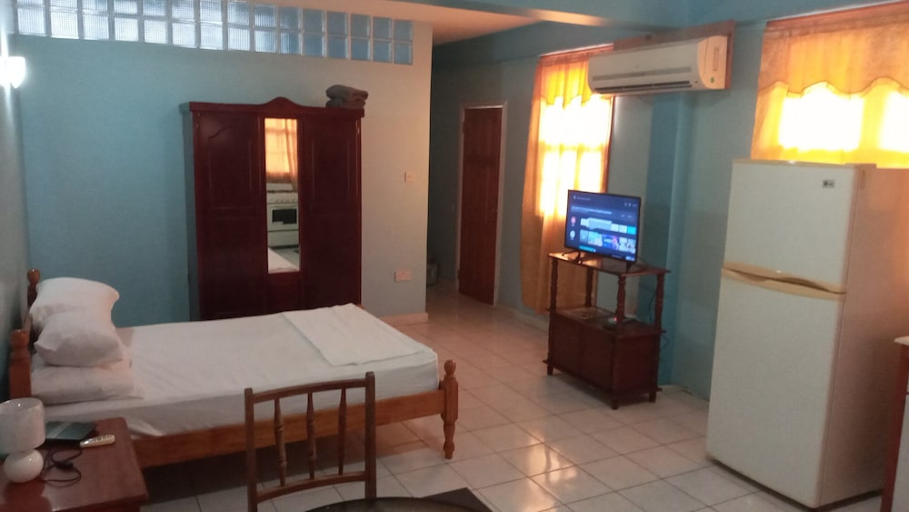 Traditional Studio Suite, 2 Double Beds, Mountain View photo 1