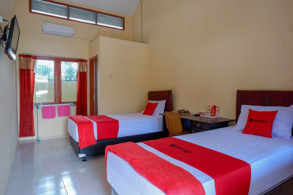 Twin Room (RedDoorz)