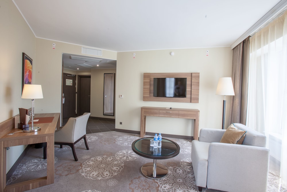 Suite, 1 Bedroom photo 2