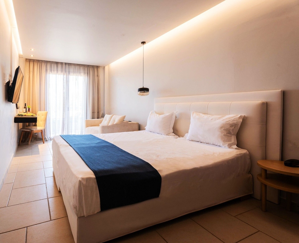 Superior Double Room, Garden View