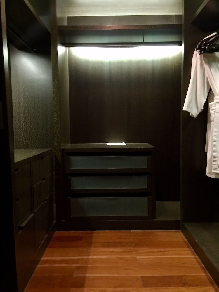 Apartment, 3 Bedrooms - Photo 10