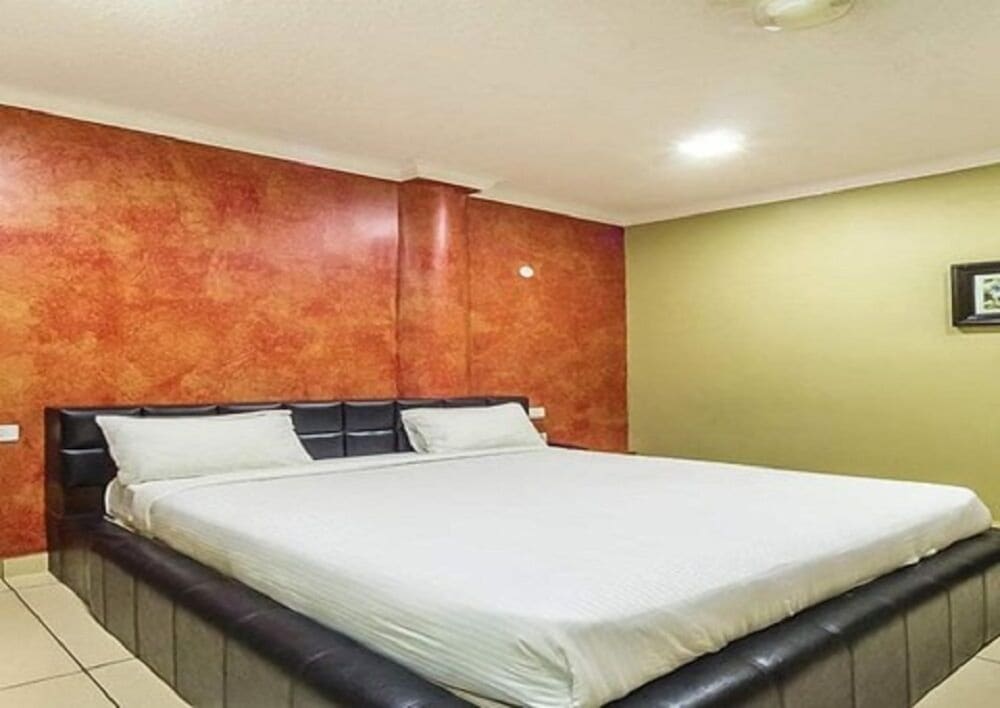Standard Double Room, 1 King Bed, Smoking photo 1