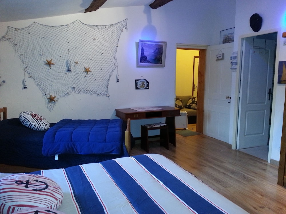 Quadruple Room (Marine) photo 1