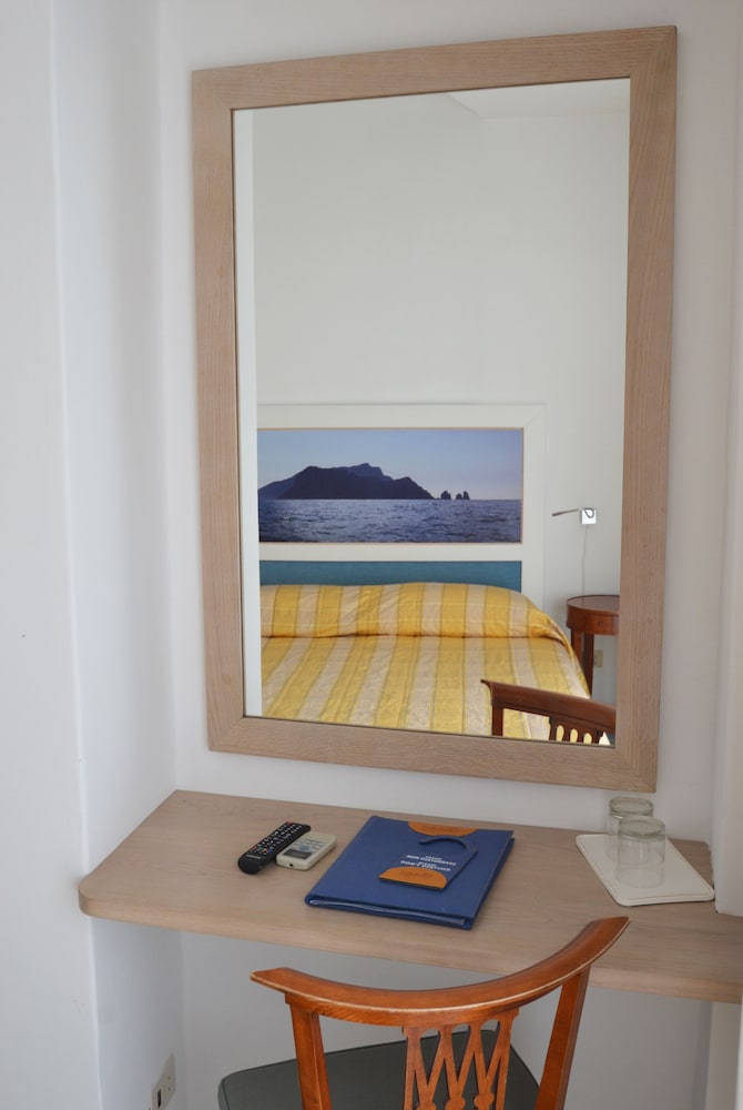 Standard Double Room - Photo 3