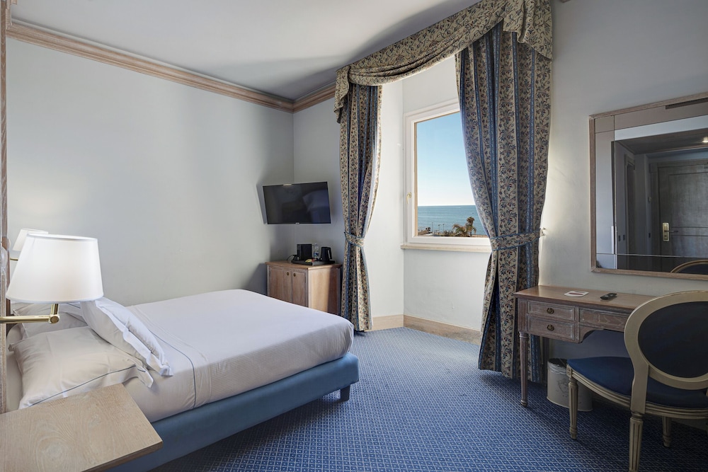 Double Room Single Use, Sea View photo 1