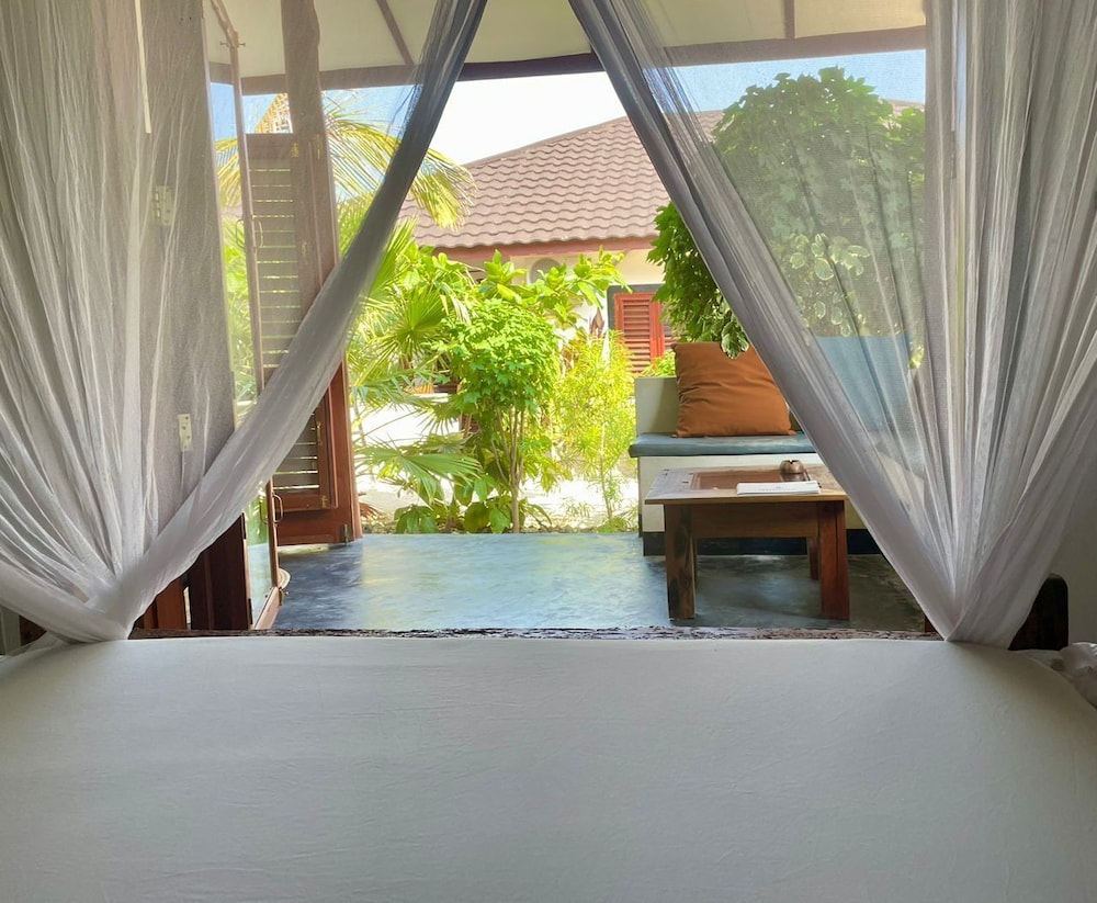 Standard Apartment, Pool View photo 1