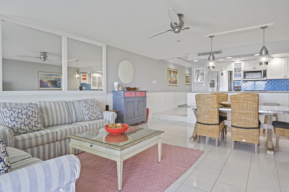 Condo 3, 2 Bedrooms, Ocean View photo 2