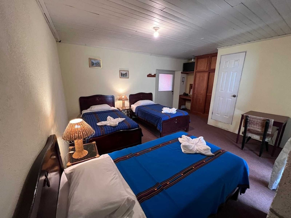 Triple Room, 3 Twin Beds, Private Bathroom photo 1