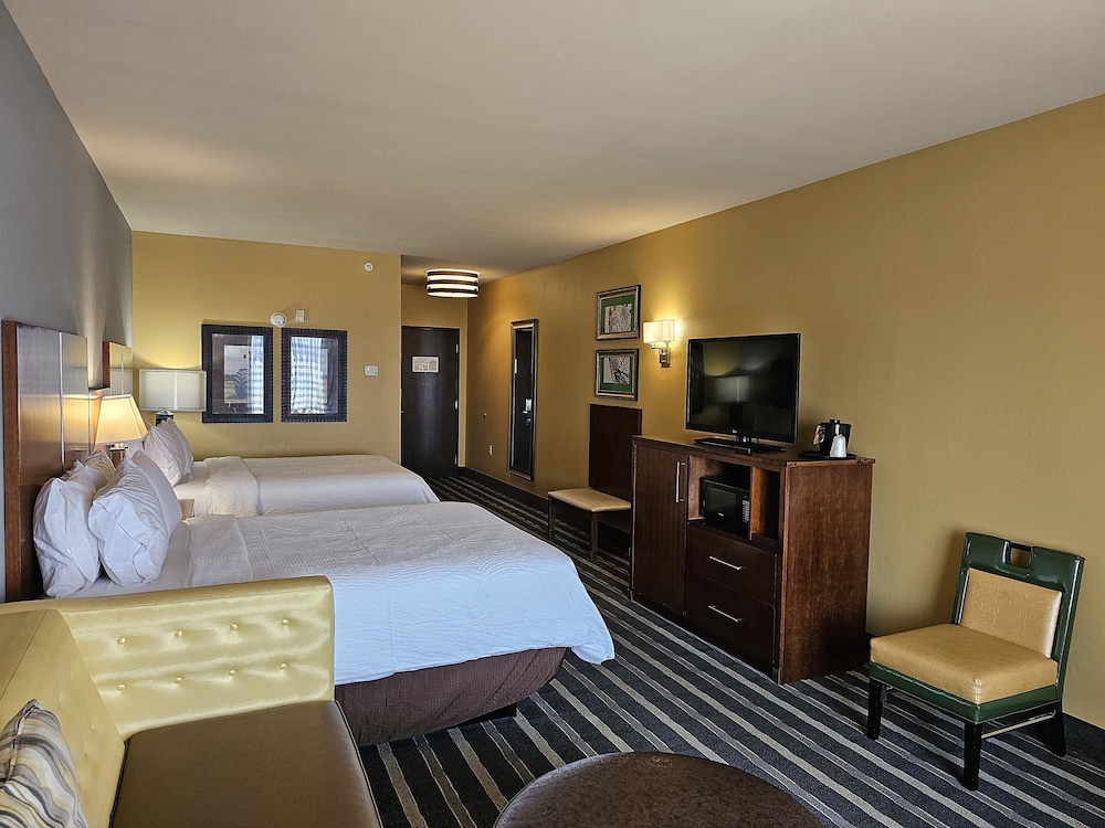 Room, 2 Queen Beds, Accessible, Non Smoking (Hearing, Mobility Tub)