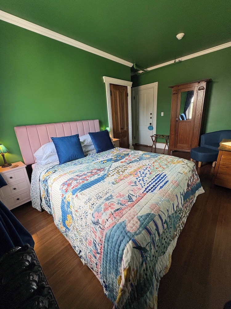 Room 4