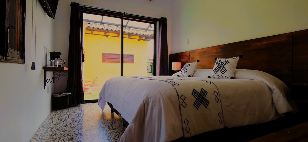 Deluxe Room, 1 Double Bed photo 3