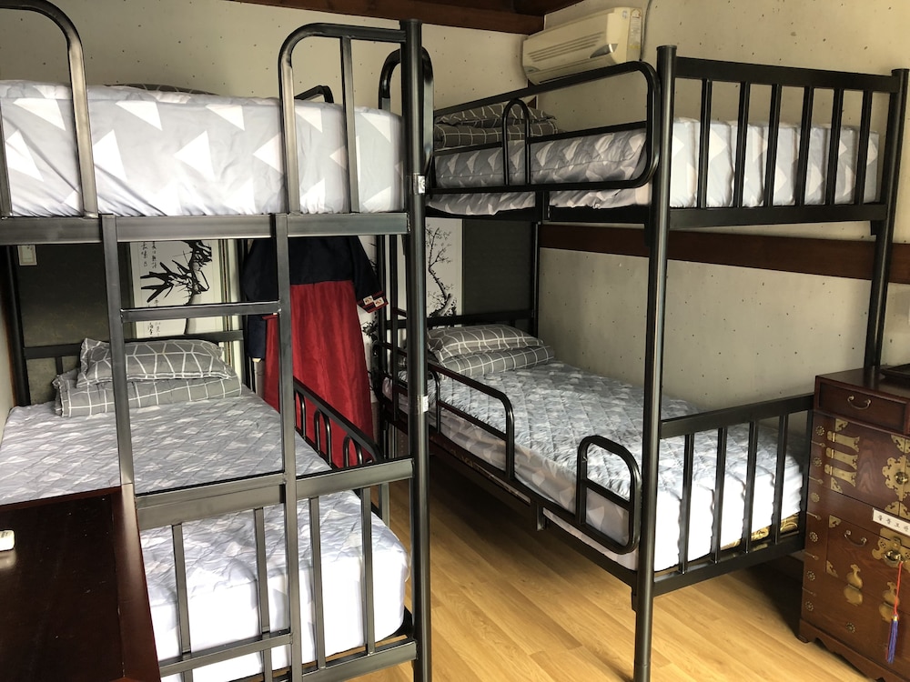 Shared Dormitory, Mixed Dorm, Pool View (Traditional 'Hanok', 4people, RI) photo 1
