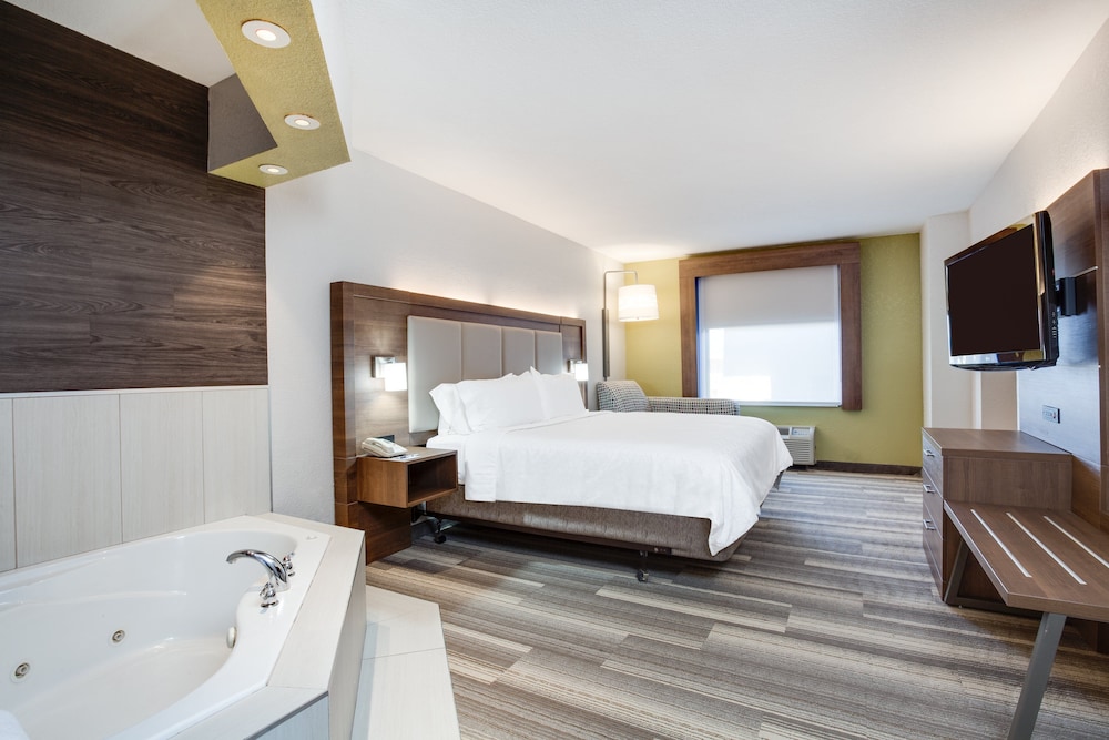 Standard Room, 1 King Bed, Jetted Tub - Photo 1