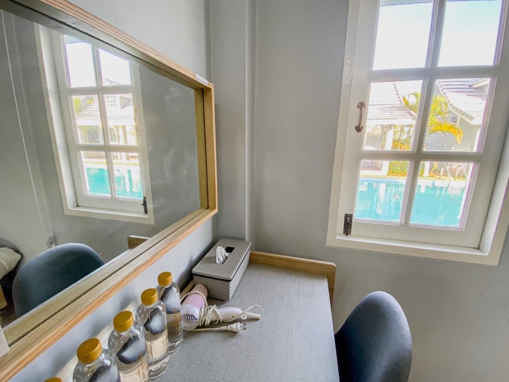 Family Villa, Pool Access - Photo 5