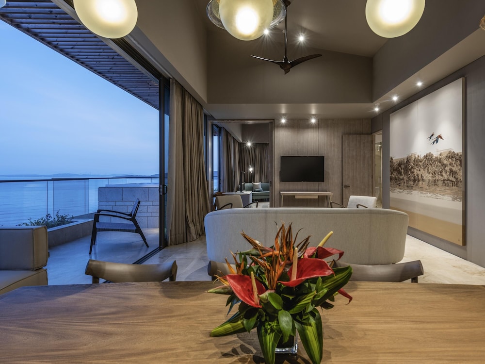 Presidential Ocean View Penthouse 1 King Bed photo 1