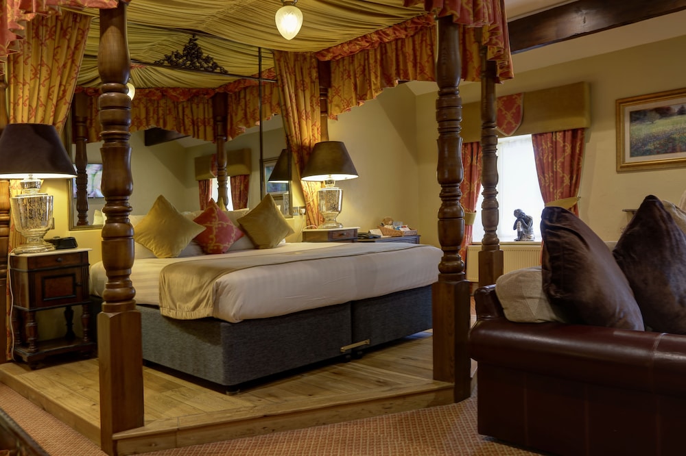 Suite, 1 King Bed (Four Poster Bed) - Photo 2